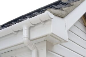 roofline pice of fascia and soffit