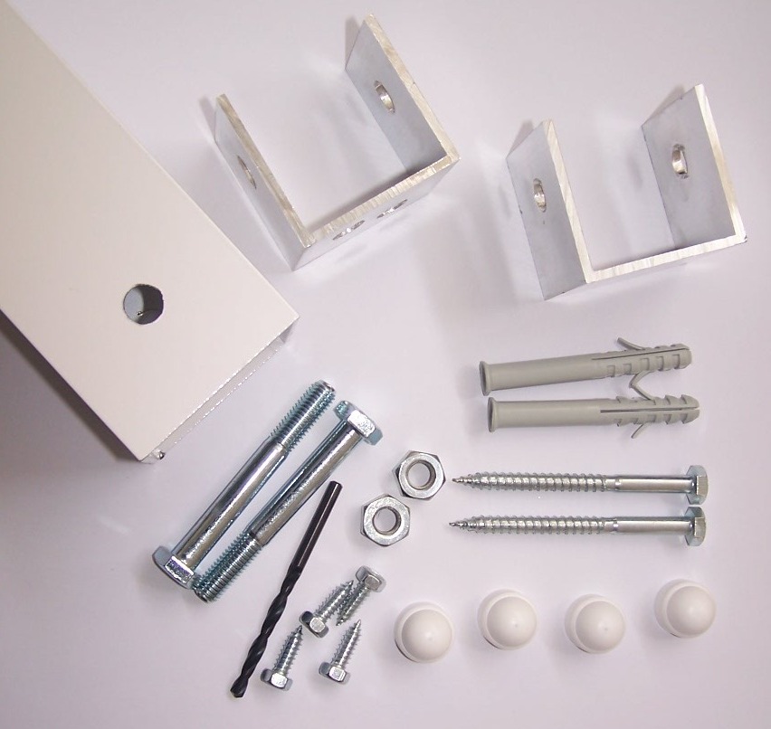 Post fixing set