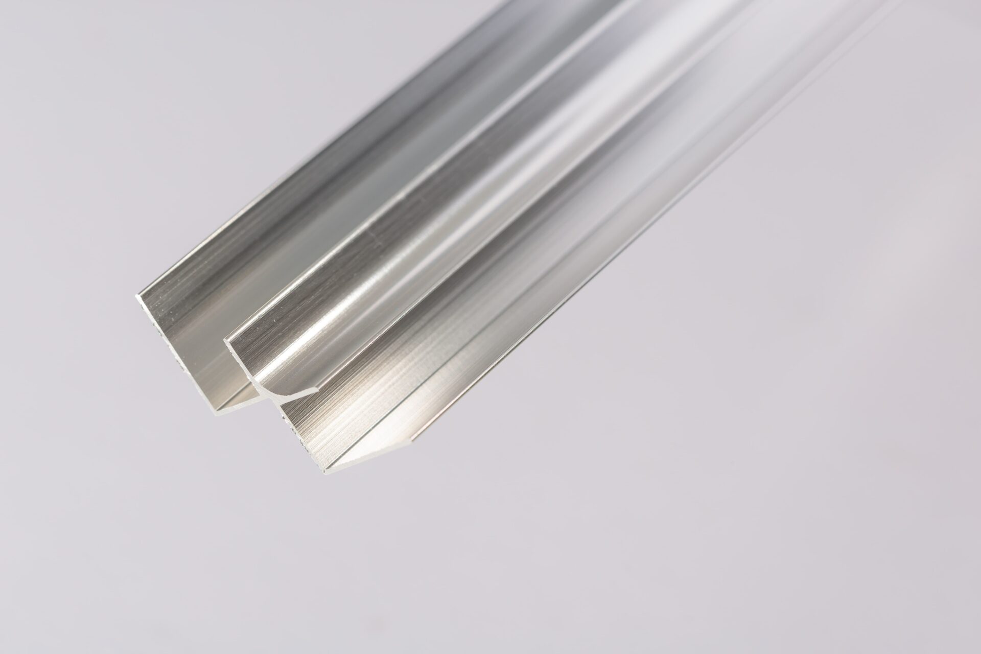 Cascade bathroom panel corners